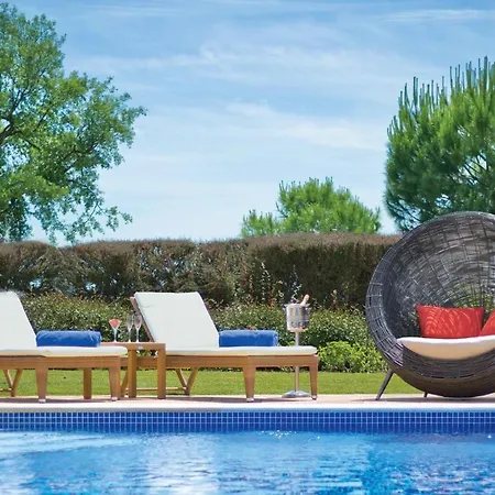 Rei Villa *